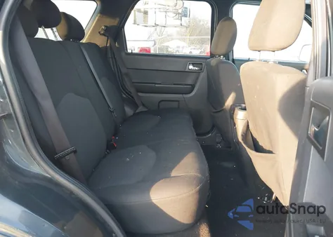 2008 Mercury Mariner V6 z USA, uszkodzony, nr VIN 4M2CU91188KJ27733